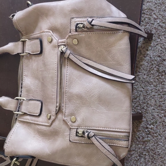 Tan purse. - Picture 1 of 7